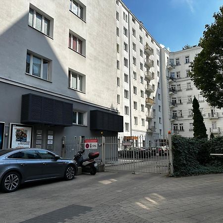 Warsaw Asian Vibe Apartment Luaran gambar